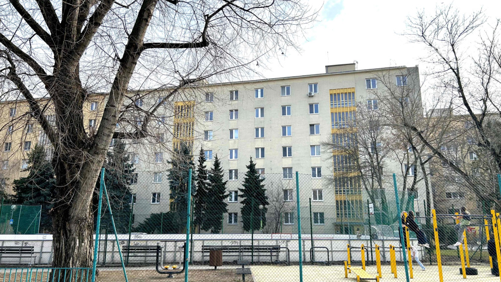 Kompletne zariadený 1,5i byt s veľkým potenciálom, loggia po celej šírke bytu, pivnica, Ružinov