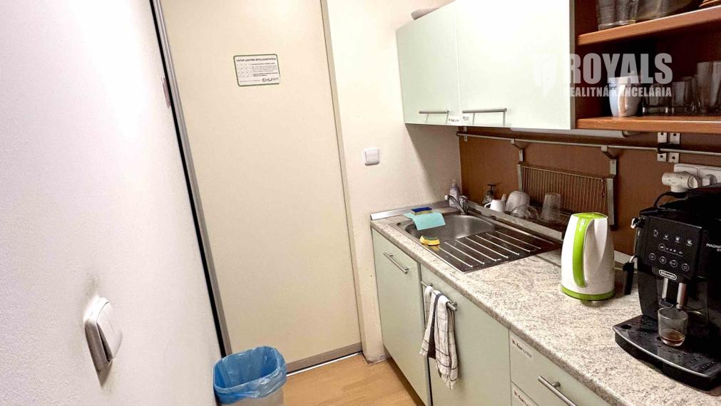 Ponuka kancelárií rôznych veľkostí na prenájom v susedstve Centrálu, Vajnorská ulica