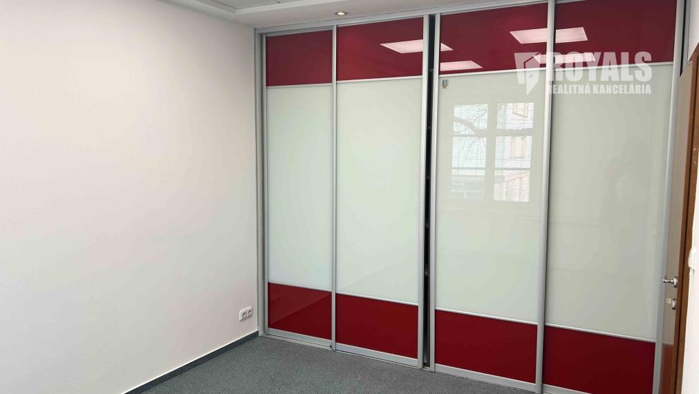 Ponuka kancelárií rôznych veľkostí na prenájom v susedstve Centrálu, Vajnorská ulica