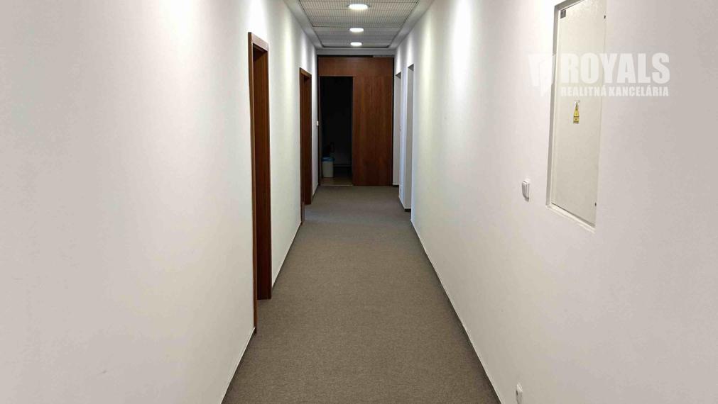 Ponuka kancelárií rôznych veľkostí na prenájom v susedstve Centrálu, Vajnorská ulica