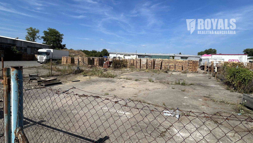 Oplotené spevnené plochy a kontajnerové sklady, prístup 24/7, Stupava
