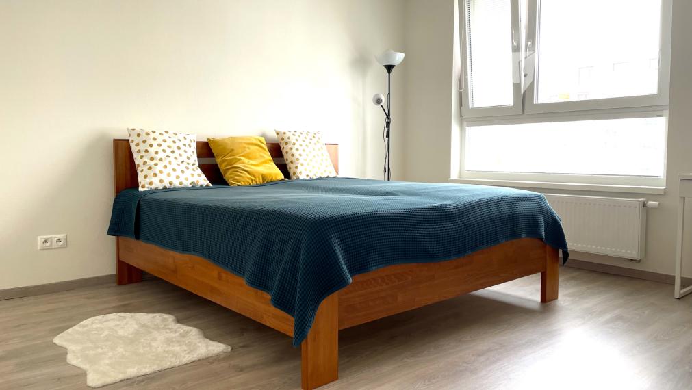 Kompletne vybavený 3i byt, balkón, 2 garážové státia