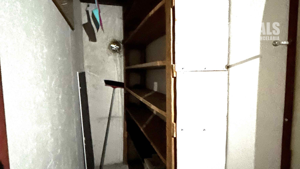 Čiastočne zariadený 2i byt po čiastočnej rekonštrukcii, balkón, pivnica, top lokalita blízko centra, Trenčianska