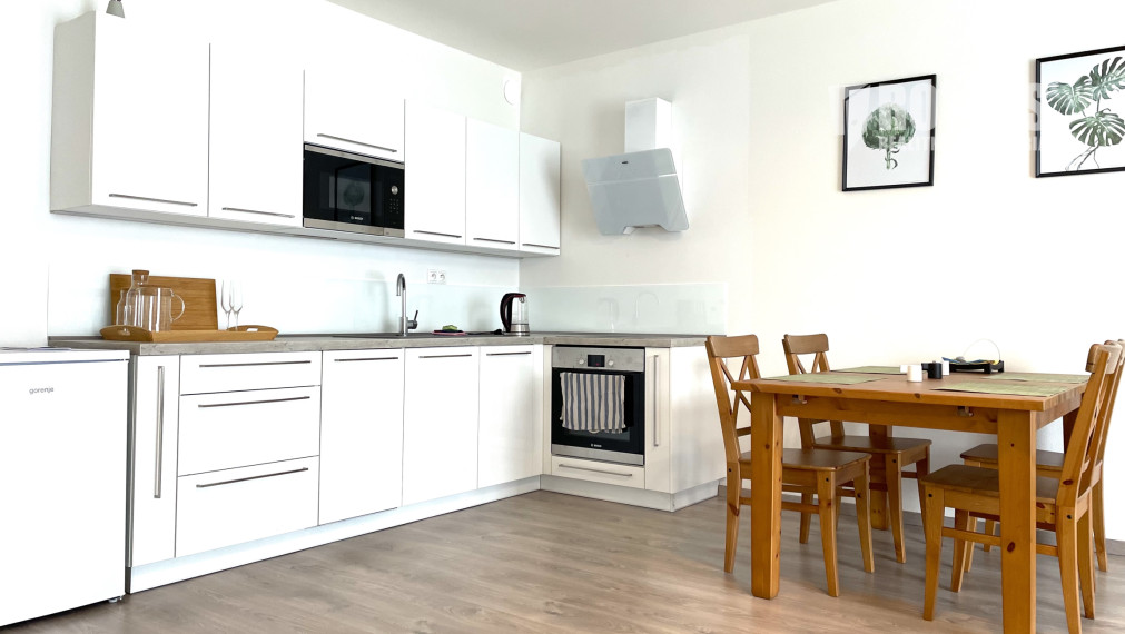 Kompletne vybavený 3i byt, balkón, 2 garážové státia, Dúbrava