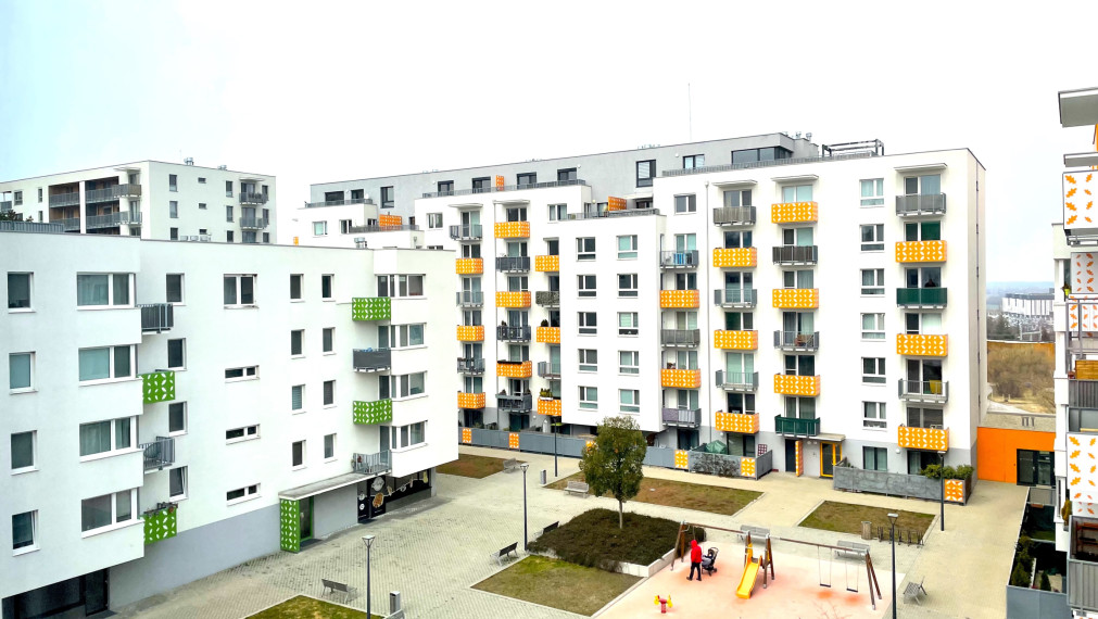 Kompletne vybavený 3i byt, balkón, 2 garážové státia, Dúbrava