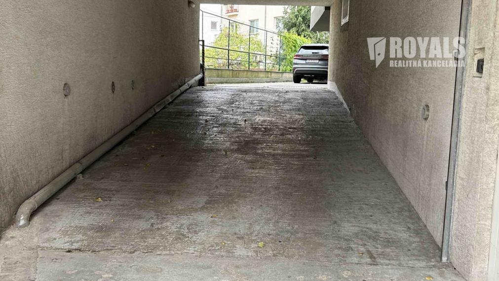 Nebytový, kancelársky priestor na prenájom 10 min. od Nivy centra, parking, Bazová ulica