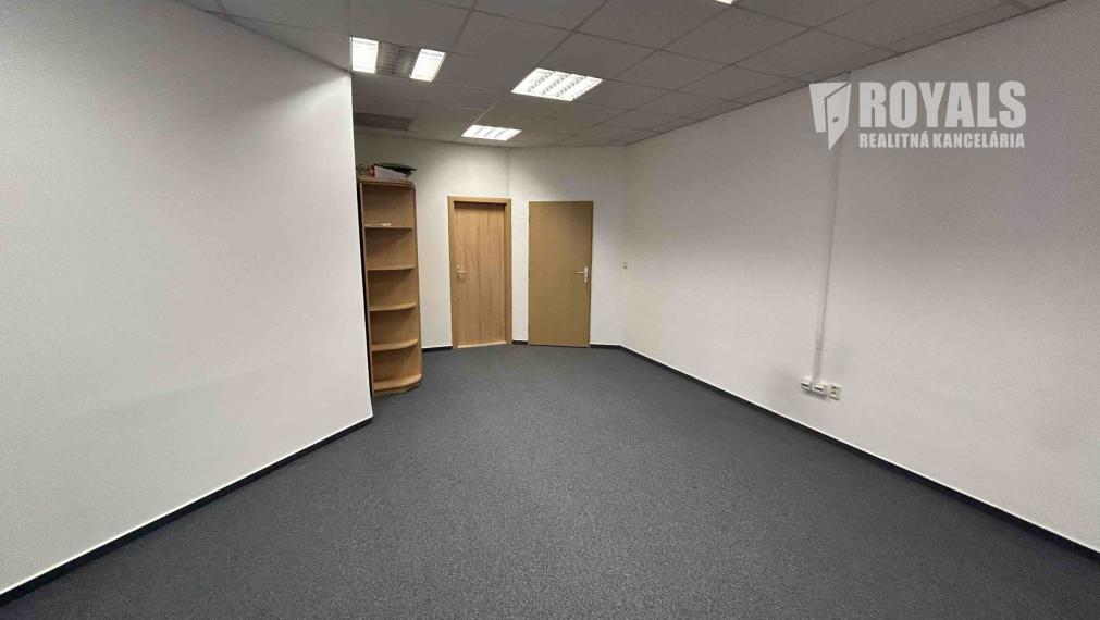 Nebytový, kancelársky priestor na prenájom 10 min. od Nivy centra, parking, Bazová ulica