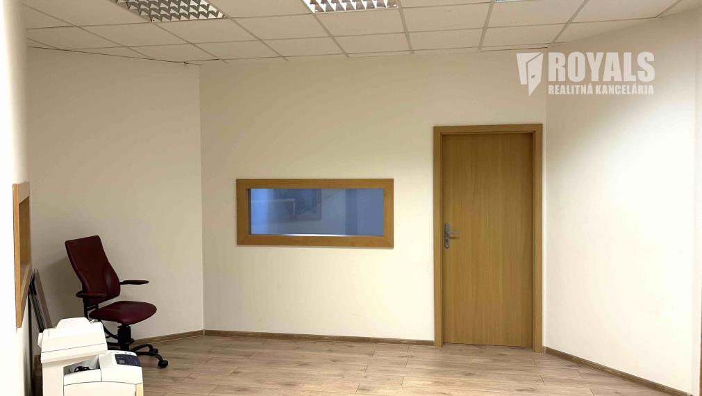 Dva prepojené nebytové priestory s recepciou/čakárňou na prenájom, Bazová ulica