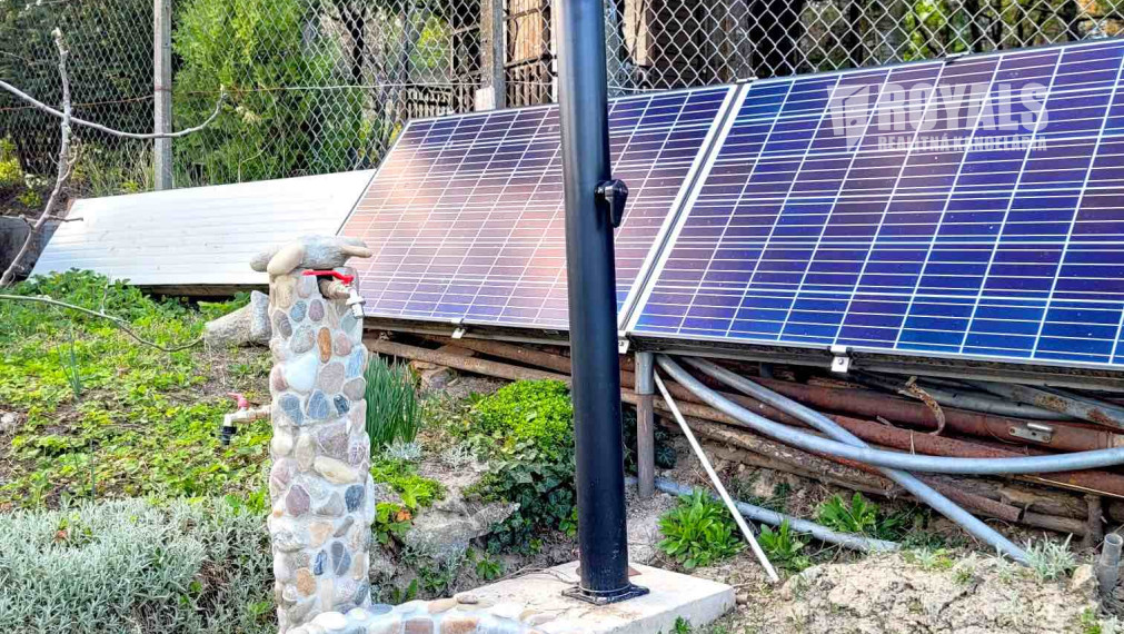 Záhrada s celoročne obývateľným zatepleným, obytným kontajnerom, voda, elektrika, prístup autom