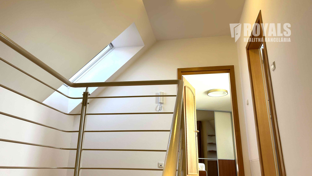 4i mezonet na prenájom, loggia, terasa, garáž pre 2 autá, Bratislava - Záhorská Bystrica