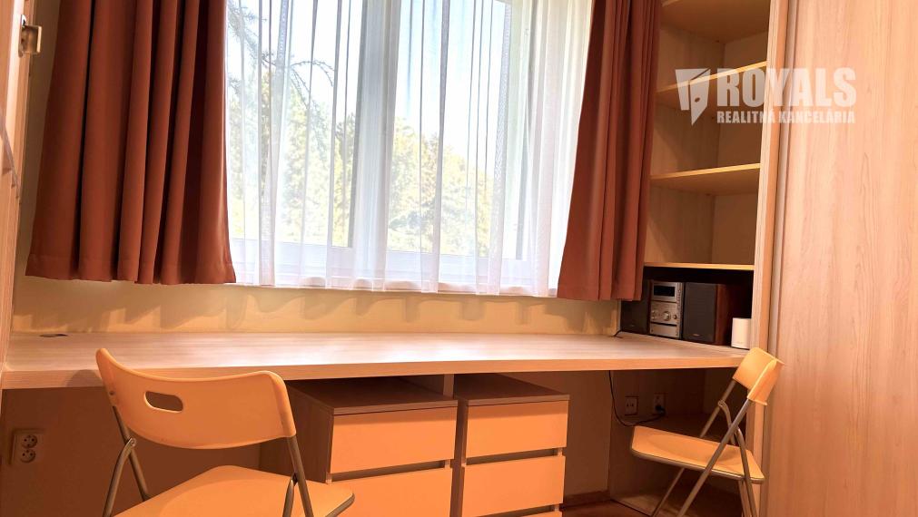 Na prenájom kompletne zariadený 4i byt, balkón, terasa, garáž pre 2 autá + parking, Bratislava IV