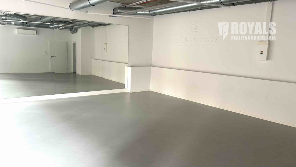 VIDITEĽNÝ SHOWROOM NA ŠANCOVEJ | 190 m² | VEĽKÝ VÝKLAD | PARKOVANIE