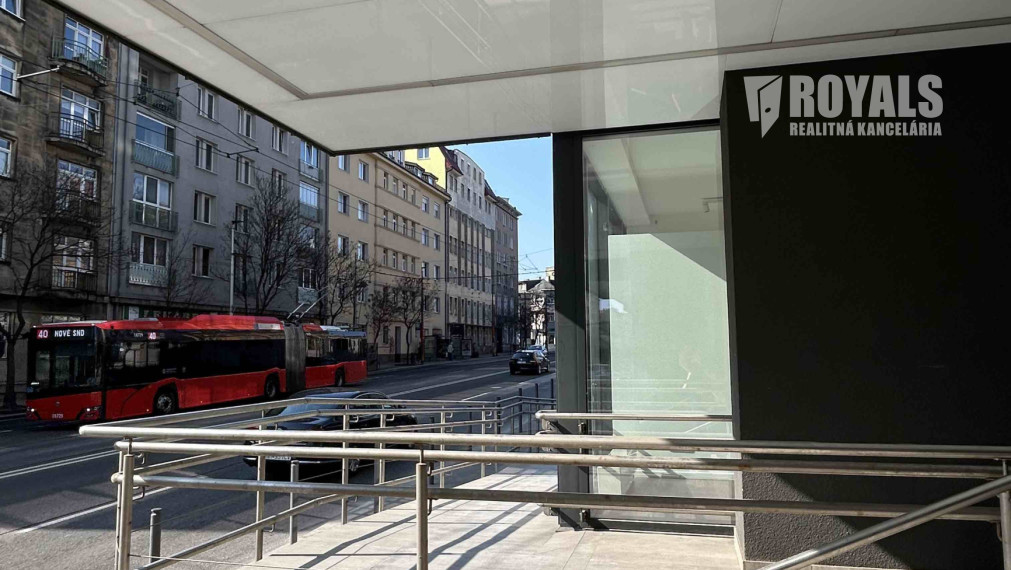 VIDITEĽNÝ SHOWROOM NA ŠANCOVEJ | 190 m² | VEĽKÝ VÝKLAD | PARKOVANIE