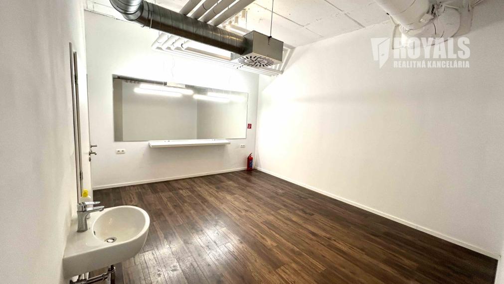 VIDITEĽNÝ SHOWROOM NA ŠANCOVEJ | 190 m² | VEĽKÝ VÝKLAD | PARKOVANIE