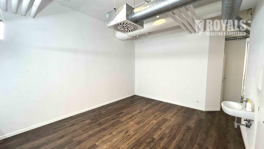 VIDITEĽNÝ SHOWROOM NA ŠANCOVEJ | 190 m² | VEĽKÝ VÝKLAD | PARKOVANIE