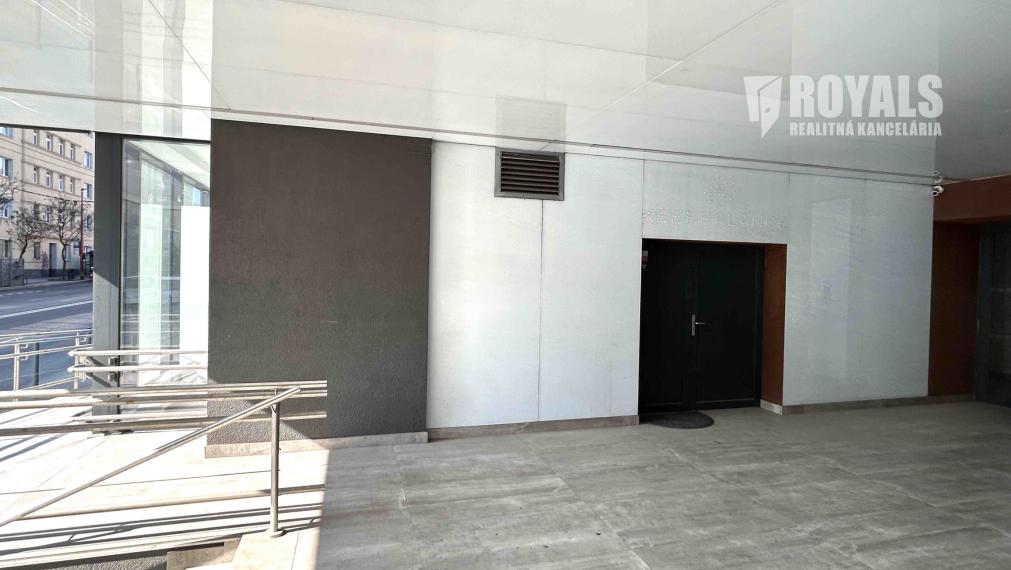 VIDITEĽNÝ SHOWROOM NA ŠANCOVEJ | 190 m² | VEĽKÝ VÝKLAD | PARKOVANIE