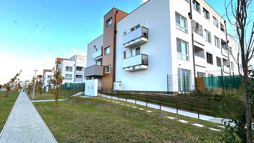 Kompletne zariadený 2i byt s balkónom a garážovým státím, novostavba, prenájom, Ivánka pri Dunaji