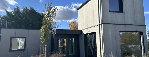 Dve bytové jednotky spojené do jedného celku na predaj, záhrada, parkovanie, Rusovce