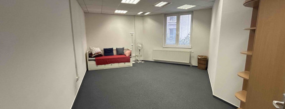 Nebytový, kancelársky priestor na prenájom 10 min. od Nivy centra, parking, Bazová ulica