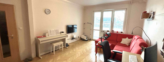 Kompletne zariadený 1,5i byt s veľkým potenciálom, loggia po celej šírke bytu, pivnica, Ružinov