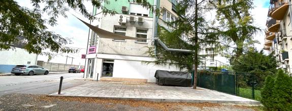 Dva prepojené nebytové priestory s recepciou/čakárňou na prenájom, Bazová ulica