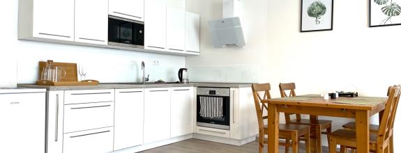 Kompletne vybavený 3i byt, balkón, 2 garážové státia, Dúbrava