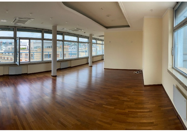 Výnimočné bývanie s výhľadom na Staré Mesto Bratislavy