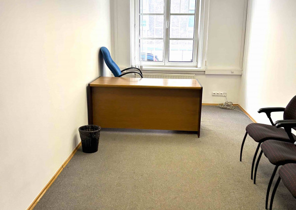 Samostatná kancelária + 3-kancelária na prenájom v susedstve Centrálu, Vajnorská ulica