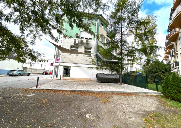 Dva prepojené nebytové priestory s recepciou/čakárňou na prenájom, Bazová ulica