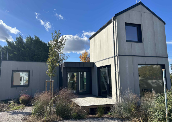 Rodinný dom prepojený s ateliérom, investícia, bývanie a podnikanie pod jednou strechou, Rusovce