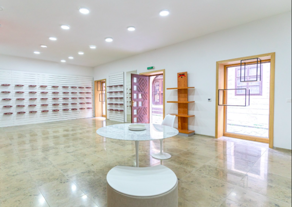 Obchodný priestor na prenájom, Zámočnícka ulica, Staré Mesto BA