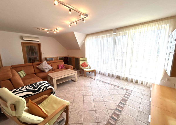 Na prenájom kompletne zariadený 4i byt, balkón, terasa, garáž pre 2 autá + parking, Bratislava IV